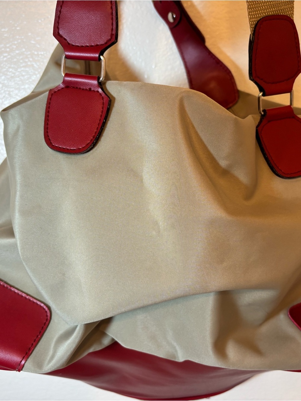 Beau Ridge Tan Nylon duffle with Red Leather Accents - Picture 2 of 8